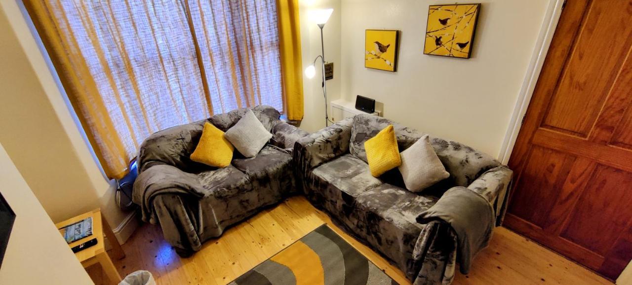 Villa Rhubarb Terrace On The Coast - Sleeps 1-6 Colwyn Bay Exterior foto
