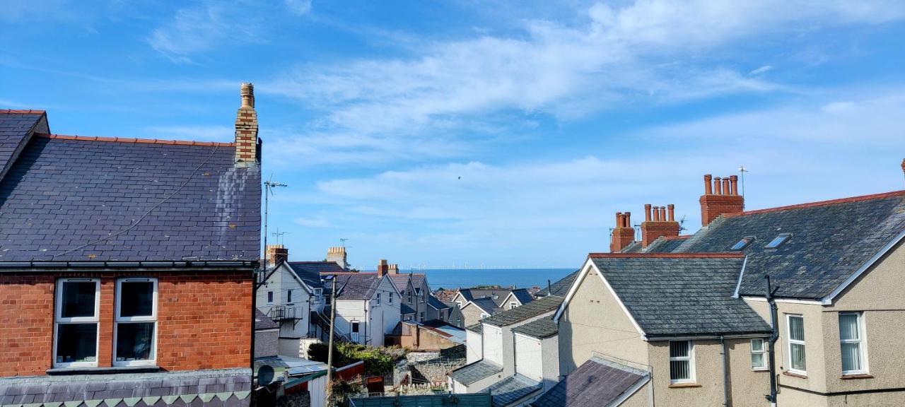 Villa Rhubarb Terrace On The Coast - Sleeps 1-6 Colwyn Bay Exterior foto