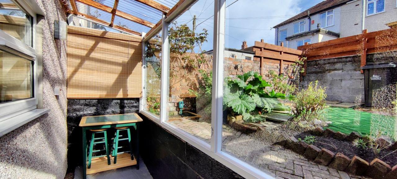 Villa Rhubarb Terrace On The Coast - Sleeps 1-6 Colwyn Bay Exterior foto