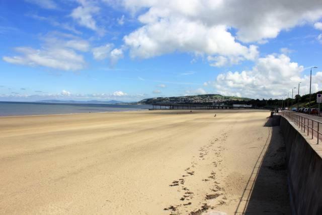 Villa Rhubarb Terrace On The Coast - Sleeps 1-6 Colwyn Bay Exterior foto